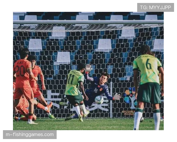 亚特兰大上半场即完成15次射门,但都灵门将米林科维奇-萨维奇高接低挡力保球门不失 亚特兰大上半场即完成15次射门,但都灵门将米林科维奇-萨维奇高接低挡力保球门不失